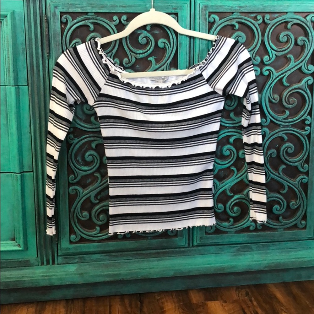 Black and white long sleeve